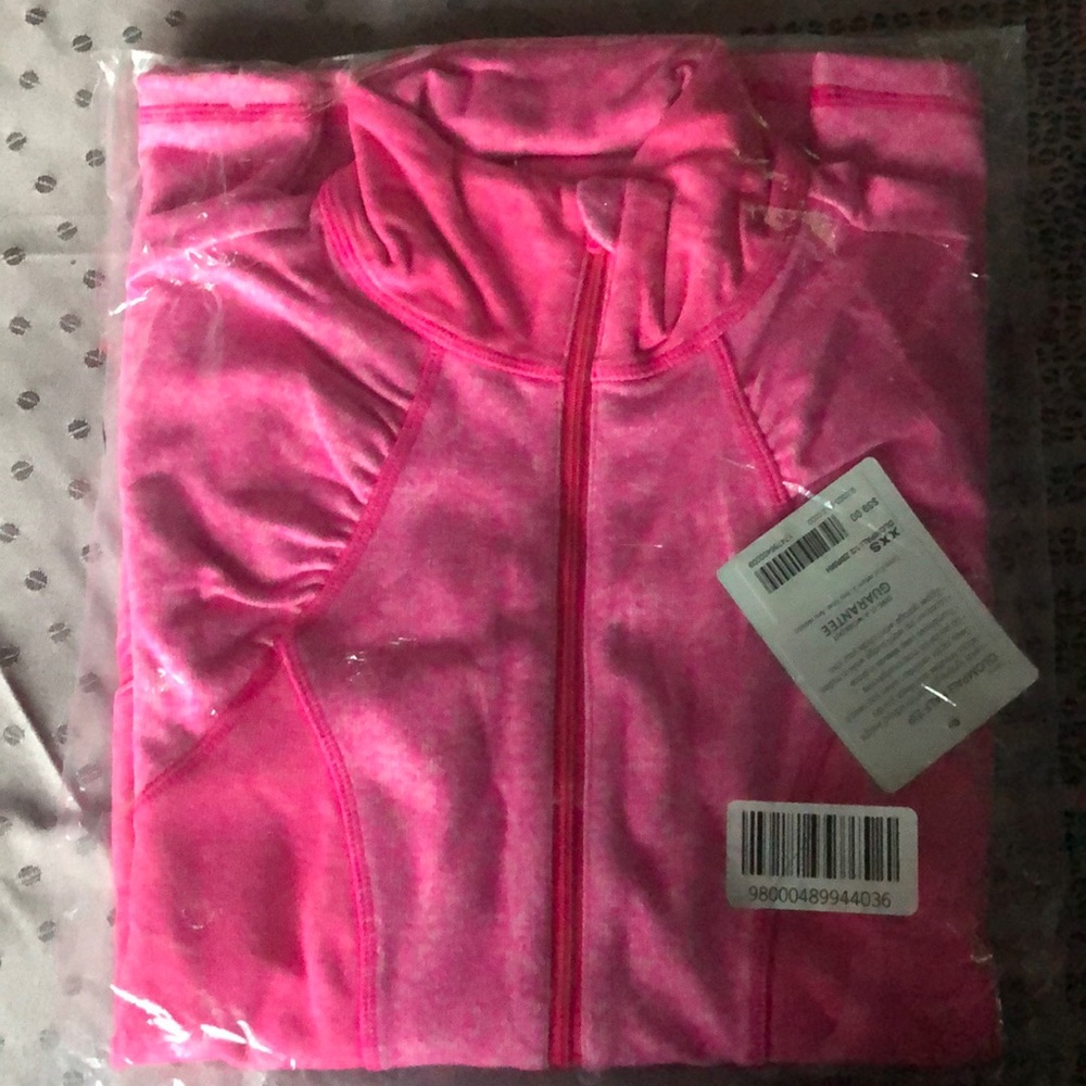 Athleta Olompali Half Zip in Brilliant Magenta - Picture 2 of 8